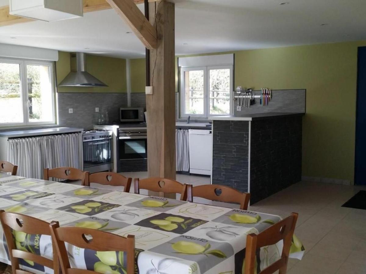 Gîte Saint-Léonard-des-Bois, 8 pièces, 15 personnes - FR-1-410-224 Esterno foto
